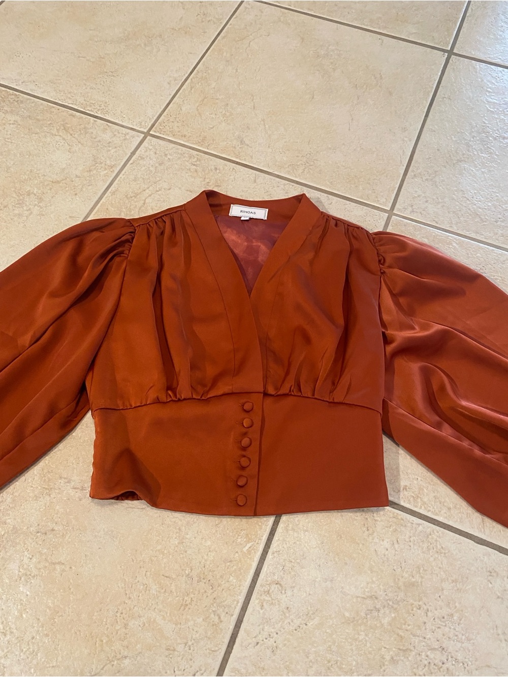 RIHOAS Rust Satin V-Neck Buttoned Puff Sleeve Blouse